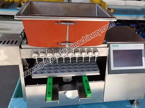 Küçük ölçekli otomatik sert şeker makinesi